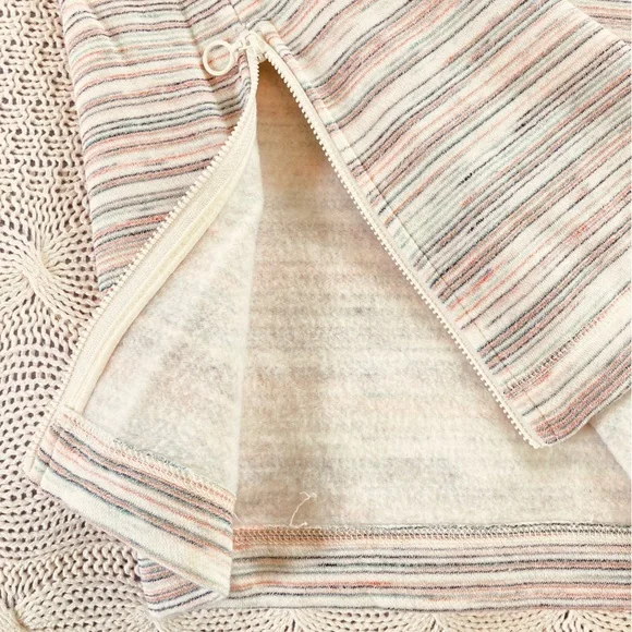 Talbots Featherweight Fleece Zip Hem‎ Pullover Space Dye Stripe Petite (Size L) - Picture 9 of 14